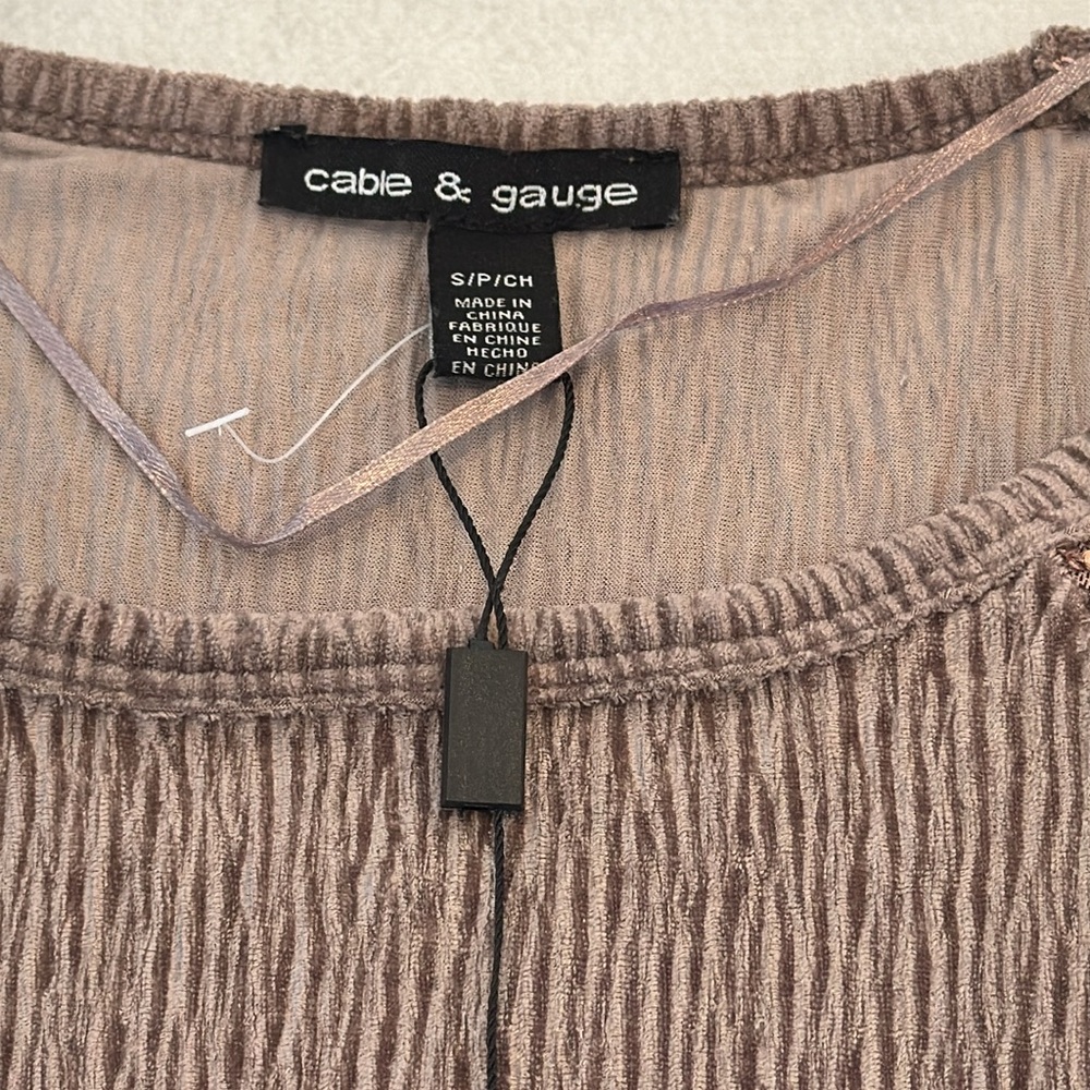 Cable & Gauge Rose Gold Sequin Short Sleeve Top Women's Small NWOT - Picture 3 of 8
